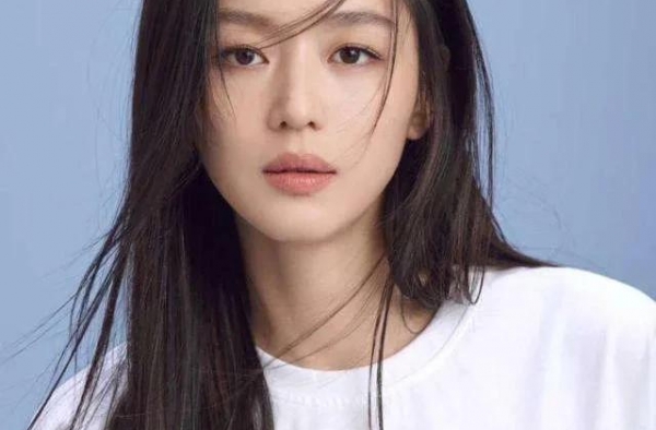 自带天下最美气场女神，全智贤组图欣赏