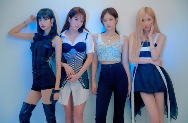 blackpink新专预告，金智秀冷艳，YG造型师又剪衣服了