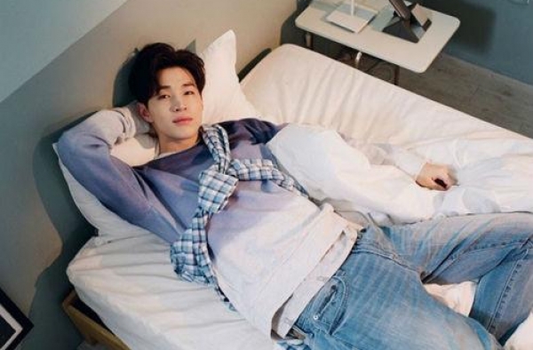 「时尚达人的服饰装扮」 无法阻挡的艺术家，歌手Henry