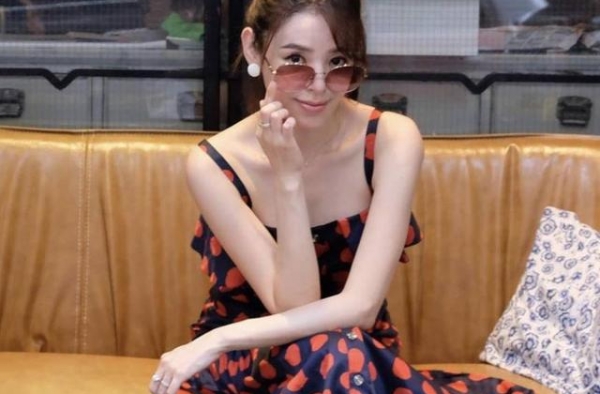 江美仪生日多人庆祝，素颜完胜小十岁唐诗咏，曾因大尺度戏被批