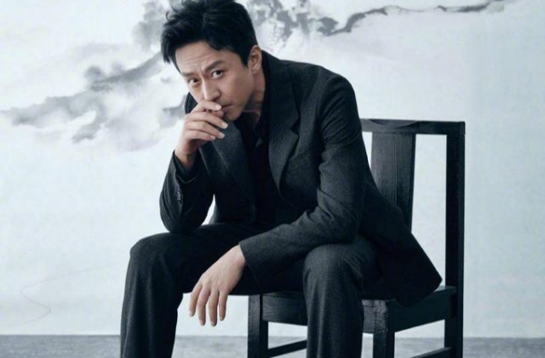 邓超被“揭短”后，自称要解散工作室，遭粉丝补刀：你被解雇了？