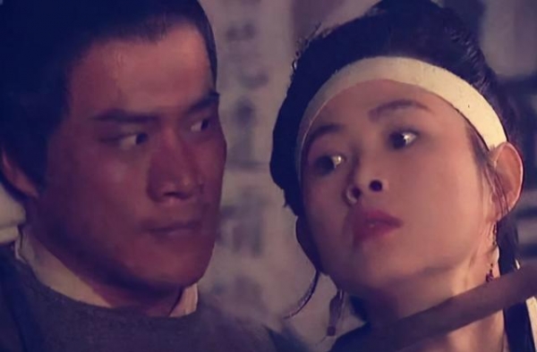 “潘金莲”因戏生情，与“武松”在一起，如今47岁生活滋润