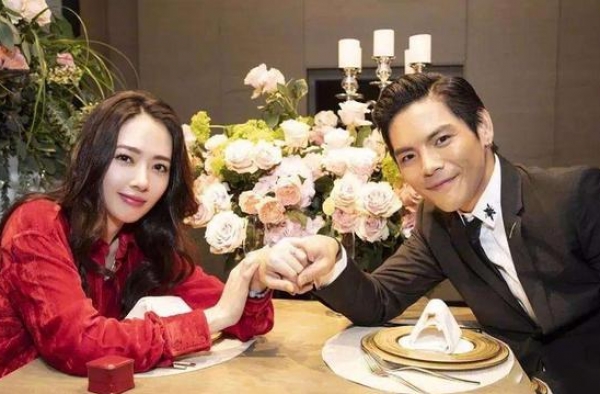 急着抱孙子？向太术后刚康复就前往台北陪产，郭碧婷真的太幸福了