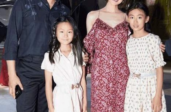 佟大为女儿“被时光整容”，五官超有港味，12岁美成翻版王祖贤
