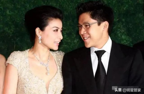 郭晶晶霍启刚又来晒幸福，相比女明星，奥运冠军豪门生活是真舒服