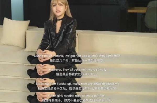 啥情况？周扬青发文示好神秘帅哥，长相酷似陈伟霆，笑容超治愈