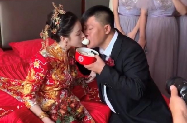 ＂谢永强＂婚礼曝光，95后娇美新娘比王小蒙还美！网友：白瞎了
