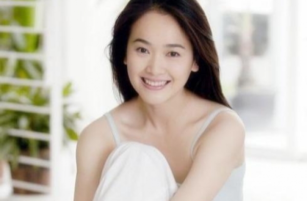 气质女神左小青，唯一和陈道明传过绯闻的女人，嫁了大20岁豪门