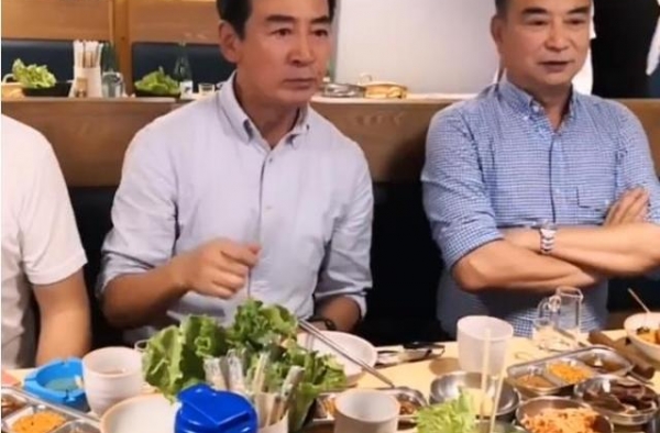 岳跃利：从河南走出的琼瑶男星，离婚后，承诺女儿16岁后再结婚