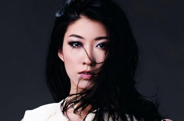 曲婉婷自取其辱，花着母亲贪污的3.5亿元，却看着她被判死刑