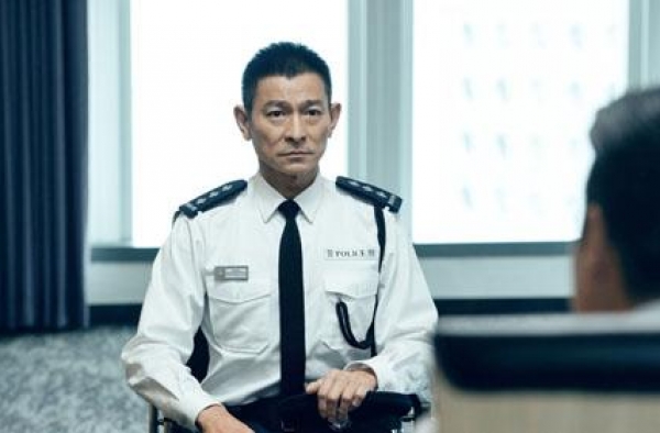 《拆弹专家2》刘德华新角色成谜，遭刘青云追捕、被倪妮保护