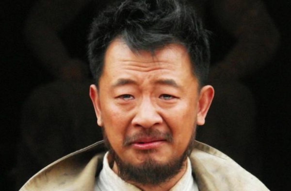 当年导演喊话黄海波，满足三个条件就给戏演，导演还没他有人气吧