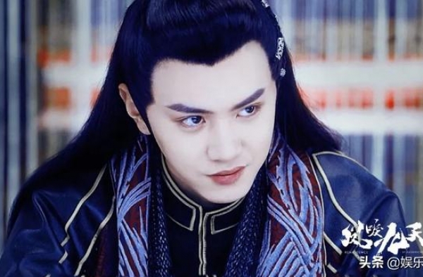 演艺圈选角背后：明星为资源主动降片酬，小艺人沦为平台的打工仔