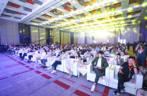 电影《龙虎斗》与《极速狂飙》召开发布会，新老戏骨齐聚合肥助阵