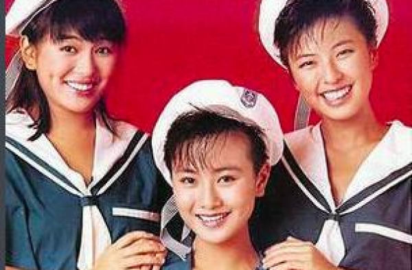 还记得香港娱乐圈的“开心少女组”吗？其中黎姿傅明宪都是星二代