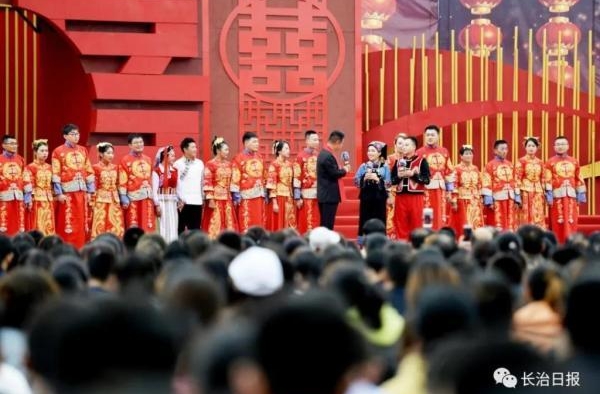 脱贫脱单·全国百对新人集体婚礼温情上演