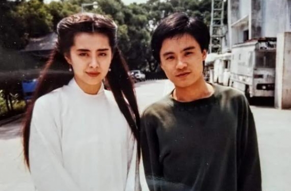 人生赢家！网友晒与众多女明星的合照，王祖贤李嘉欣都在其中