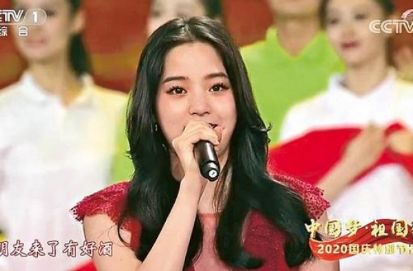 欧阳娜娜，请团宠之，无需保留
