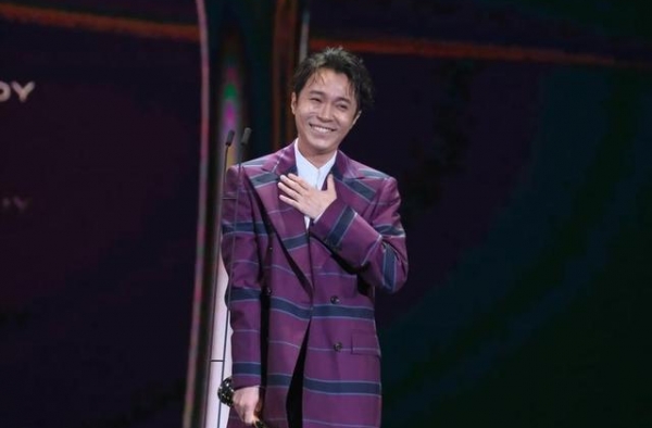 梁静茹金曲奖再次陪跑，吴青峰首获“最佳国语”男歌手奖