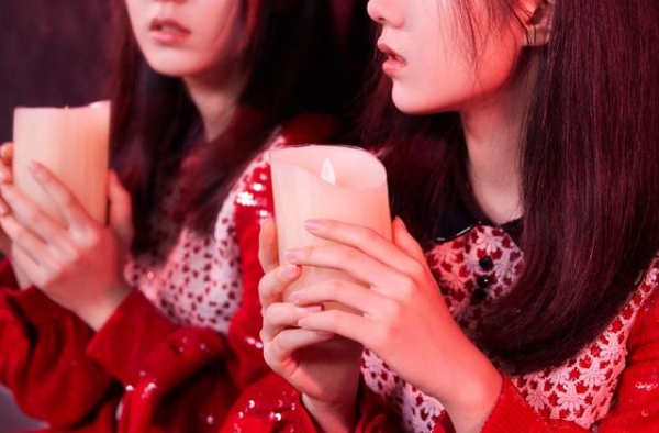 “林妙妙”长大啦，赵今麦迎18岁生日，红色亮片连衣裙甜美动人