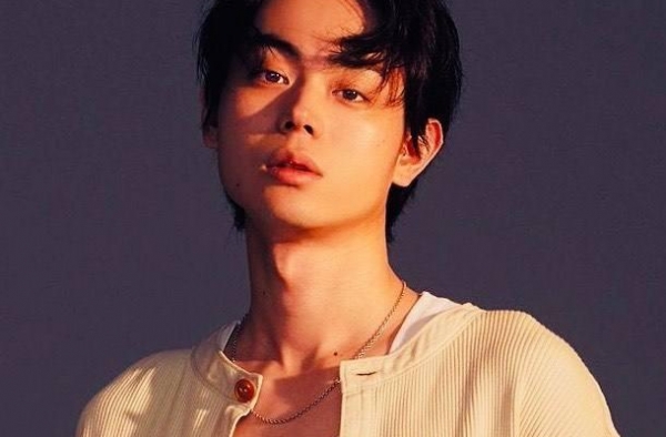 菅田将晖25岁成日本影史第二年轻影帝，还抢走权志龙女友？