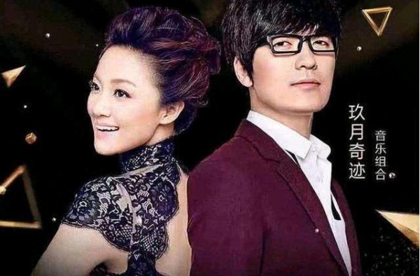 玖月奇迹已离婚2年！王小海不见踪影，王小玮帅气新搭档频繁亮相