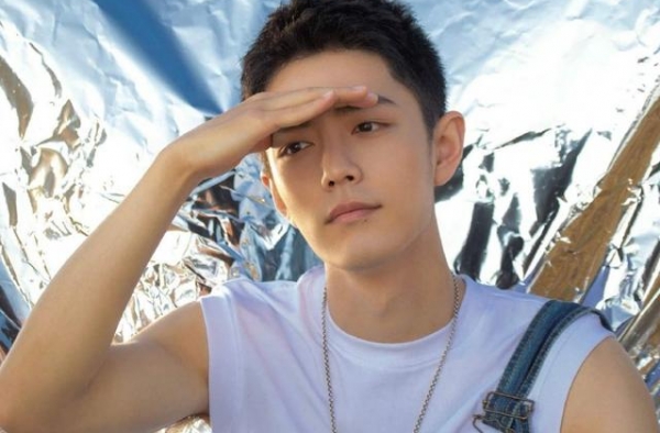 肖战生日当天，于正发文疑似“鼓励肖战”，引发两种声音出来