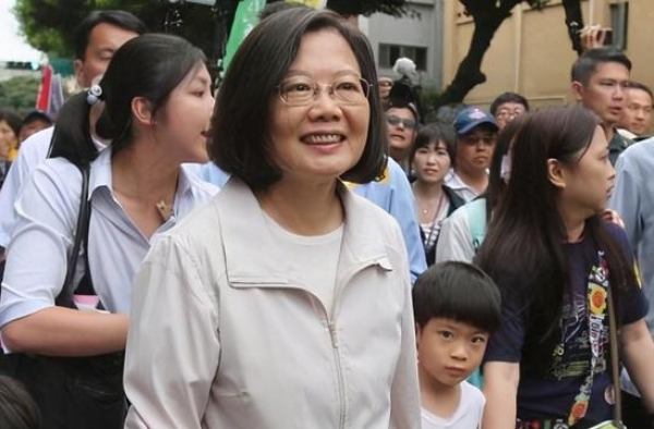 连歌手都不放过，民进党未免管得太宽了