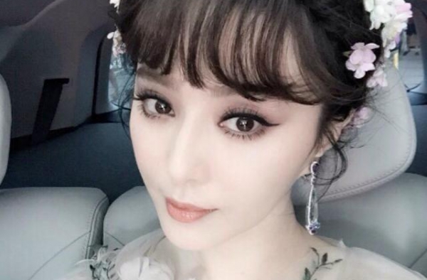 李冰冰当年狠怼成龙：你想范冰冰就去找她啊！为啥这么生气才明白