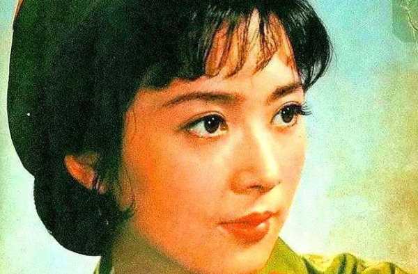 中国版“山口百惠”龚雪真实老照片，她的美惊艳了半个世纪