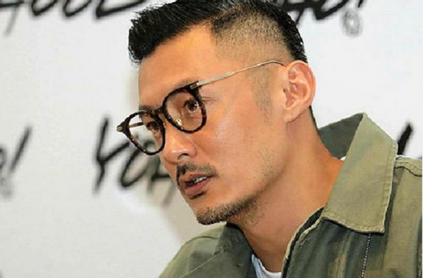38岁余文乐人设崩塌，网友怒问国庆节烫嘴吗？曾与陈冠希骂战