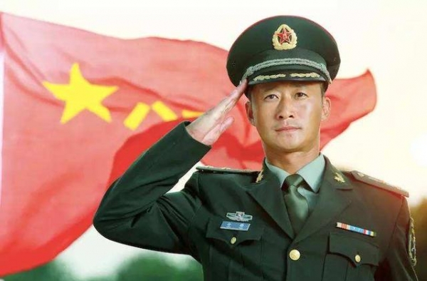 “战狼”庄小龙：身高1.5米被特招入伍，被吴京发掘进入娱乐圈