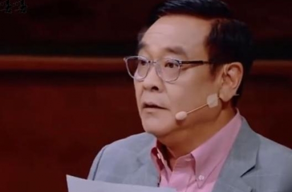 我站李诚儒！郭敬明赞小鲜肉何昶希演技，却看不懂黄奕的《风月》