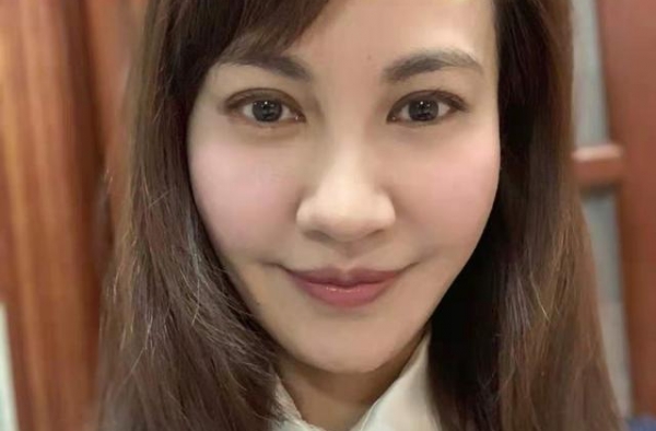 38岁杨雪难得亮相，和14年前一样美，天！这是吃了什么不老药