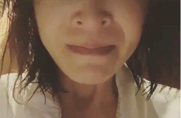 萧亚轩有情况？半夜发哭泣视频又秒删，不停吸鼻涕状态怪异引猜测
