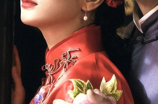 黄奕能翻红吗？她的婚姻+危机终于过去了吧？