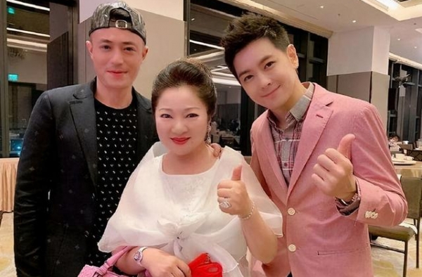 林志颖妈妈大寿合照曝光，妻子站姿引争议，林俊杰无辜躺枪？
