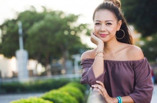 钟丽淇9岁女儿终于能走路，因患罕见基因病，曾被断言活不过两岁