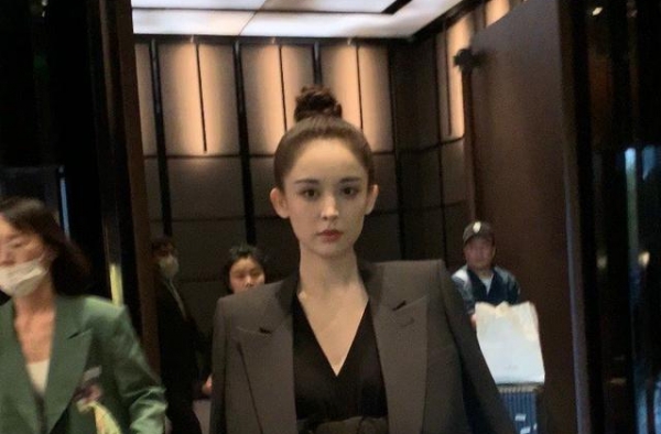 古力娜扎生图美出天际，入行即获顶级资源，为啥十年都难大红？