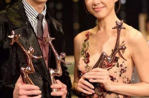 入行4年不受待见，王浩信亲弟离开TVB，有幸与胡杏儿同框演出