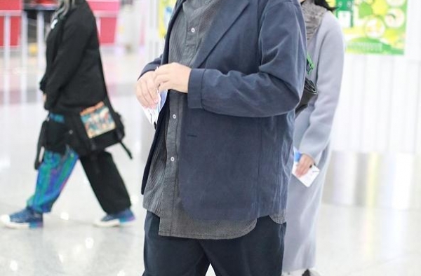 徐峥陶虹同框，夫妻同岁对比明显，48岁陶虹素颜憔悴似老阿姨