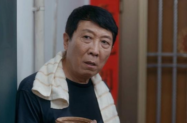 重温《安家》：老严夫妇之所以会老无所依，是因为他们做错3件事