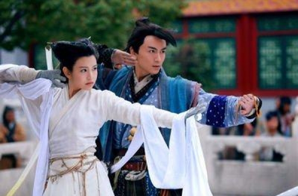 频繁被曝和陈妍希婚变，陈晓刮胡子后晒自拍，两人越来越有夫妻相