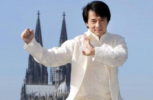 朱一龙隐婚是假，盘点6位真正隐婚明星，隐瞒20年不敢生孩子