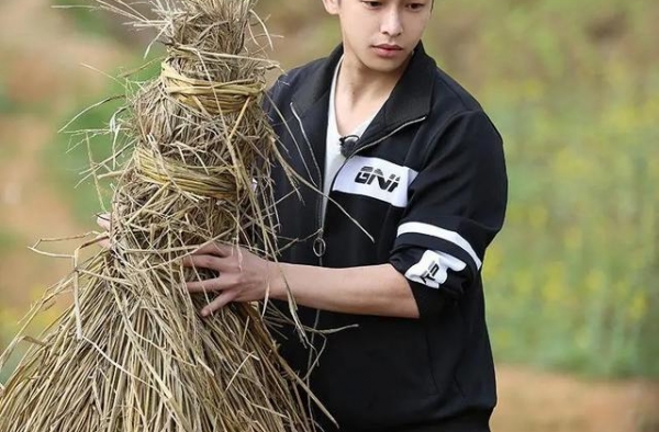 风犬少年彭昱畅：一个男人看上去如此普通，却那么自信