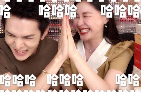 网传金靖和李佳琦恋爱，遭调侃：他俩的孩子3岁就得戴助听器