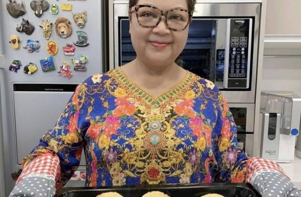 TVB艺人肥妈直播落泪，丈夫患肺腺癌晚期，治疗费已近600万