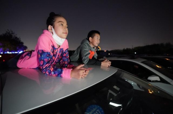 最潮最古典！来北京国际音乐节，在汽车电影院里看歌剧《卡门》