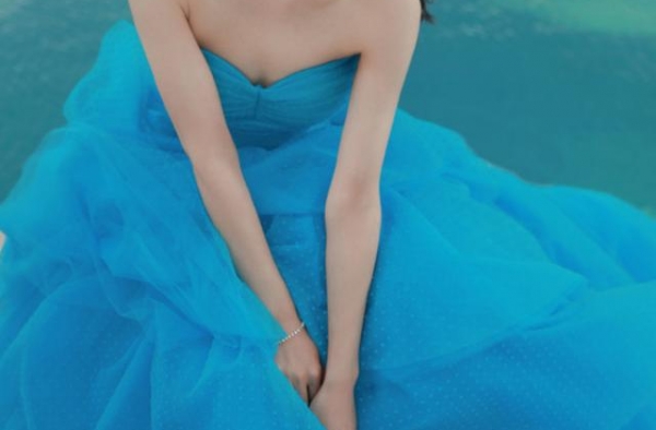 任达华童瑶获金鹰最佳男女演员，宋茜看赵丽颖颁奖一秒变脸引热议