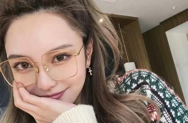 小八卦，宋轶李沁，李佳琦，周扬青，林允，王一博
